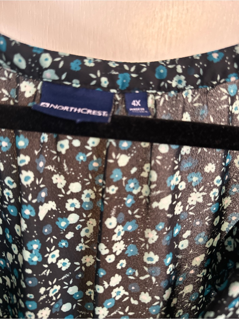 Northcrest Floral Blouse in Black with Teal & White Flowers Size 4XL